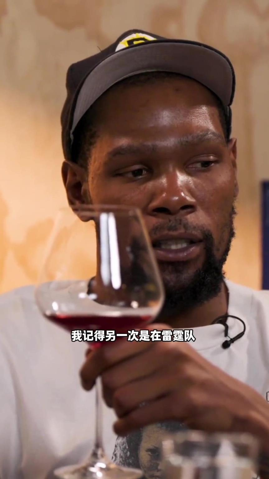 詹姆斯：小杜你已经两次达成180俱乐部了，老纳他居然有4次